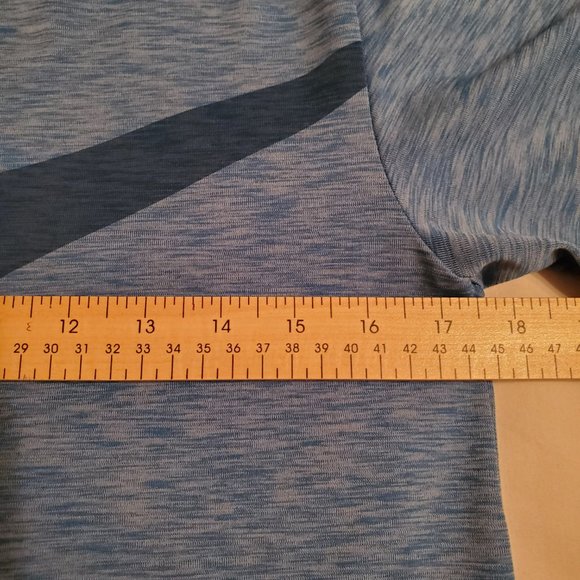 Nike dri-fit women's short sleeve T-shirt size XL 100% polyester. - Picture 10 of 10